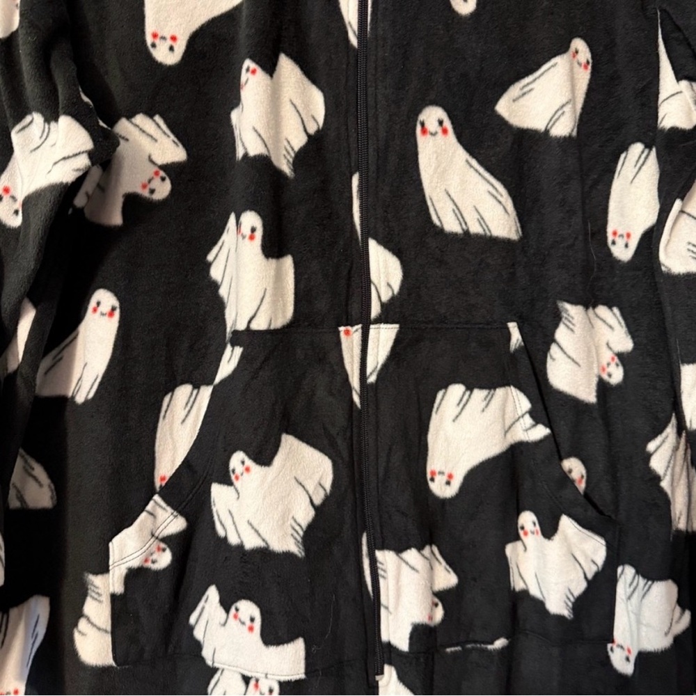 torrid Black Ghost Print Plush Zip-Up Pajama Onsie size 5/6